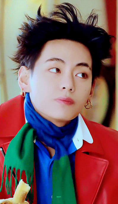 [잡담] 뷔 화보 찍는 도중에 바나나 먹는데ㅋㅋㅋㅋㅋ | 인스티즈