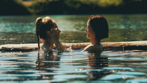 어제 컴백한 키키 'DANCING ALONE' 뮤비 비주얼.gif | 인스티즈