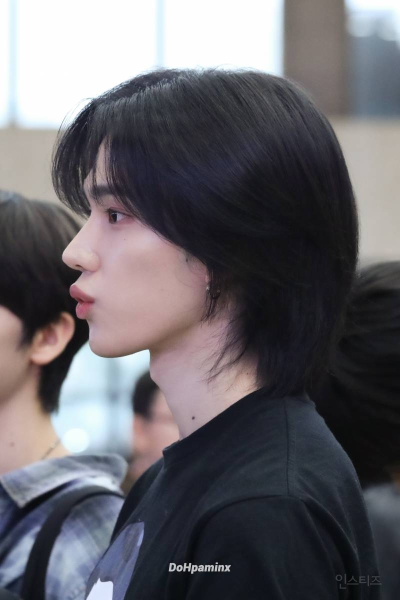 결국 소속사 직원들 입방아에 오르기로 결심한 아이돌 .jpgif | 인스티즈