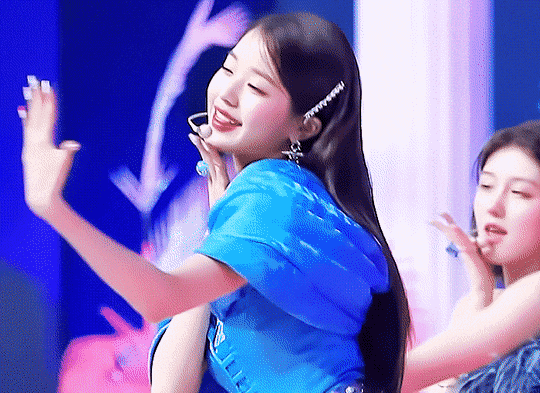 [잡담] 장원영은 ㄹㅇ 안 예뻤던 적이 없는데 러브다이브 | 인스티즈