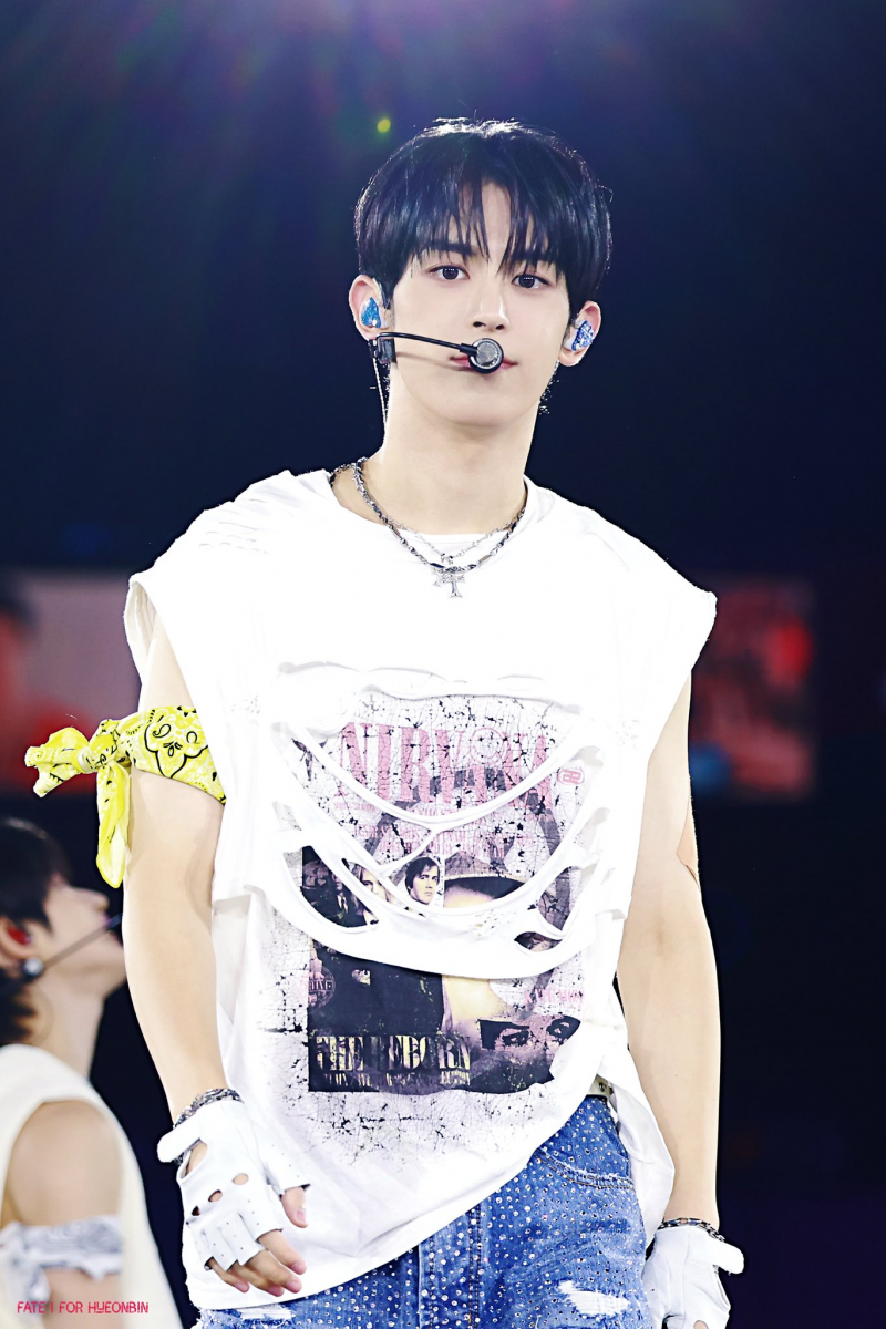 어제자 마카오에서 단체로 비주얼 갱신한 남돌 | 인스티즈