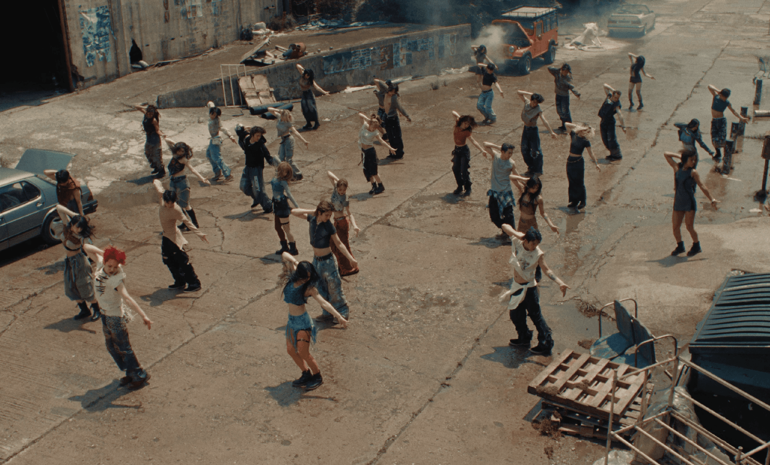 케이팝 최초 고문실 컨셉 가져온 아티스트 | 인스티즈