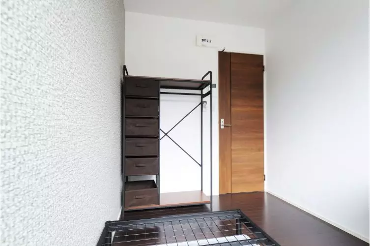 [잡담] 난 200만원도 못 버는데 이런 개작은 쉐하에서 월세 62만원 주고 사는데... | 인스티즈