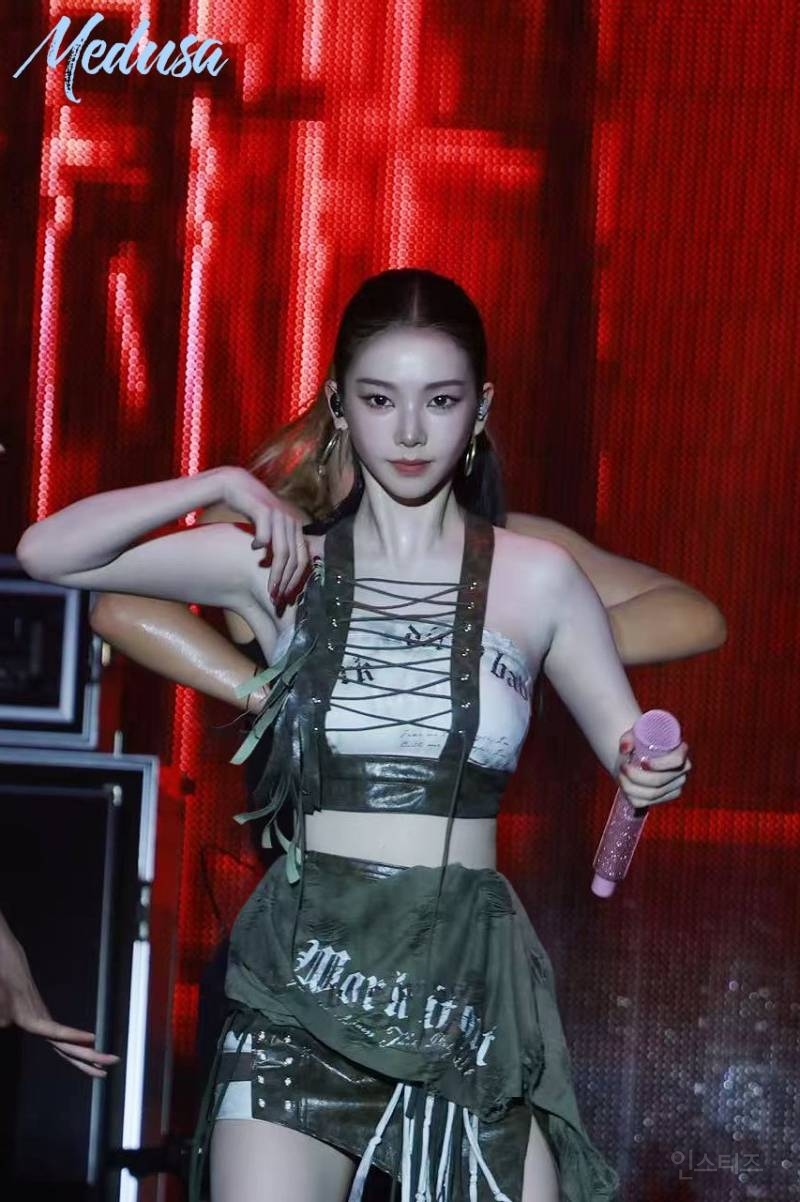 오늘자 썸머소닉 카리나 윈터 고화질.jpg | 인스티즈