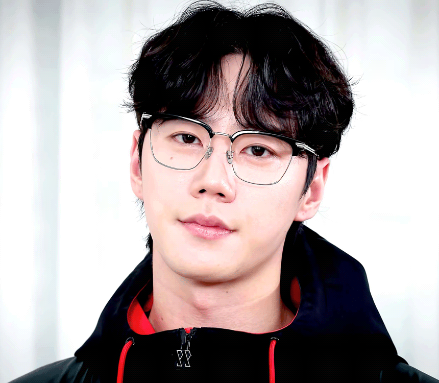 [잡담] 이준영이 남우현콘에서 금성제 말아준거 고화질 올라왔더라 | 인스티즈