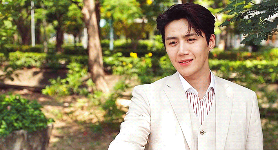 얼굴에 액션이 없는데 의외로 액션 잘한다는 배우 .gif | 인스티즈