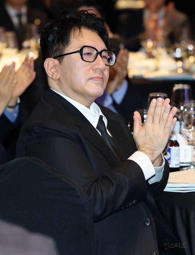 사업이 대박나 조단위 부자가 된 뮤지션들 | 인스티즈