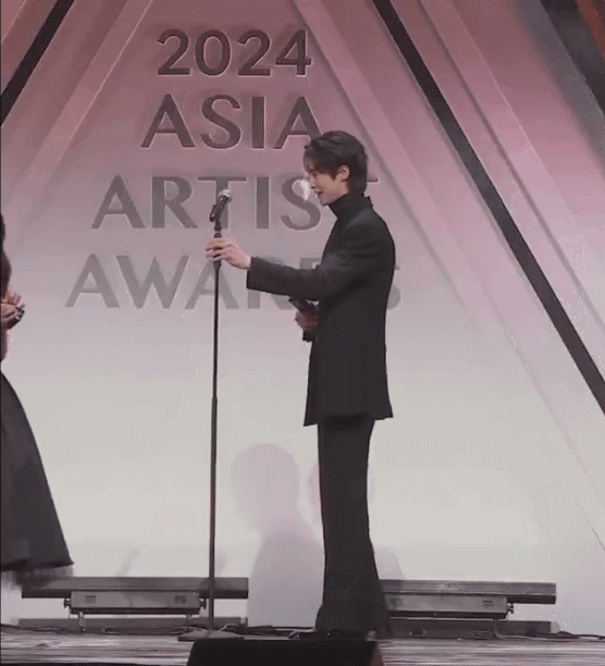 [잡담] 변우석 마이크 피해자(?)들 속출 | 인스티즈