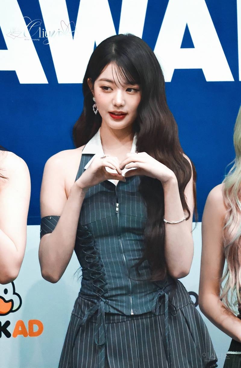 오늘자 장원영 2025 케이월드 드림어워즈 고화질 | 인스티즈