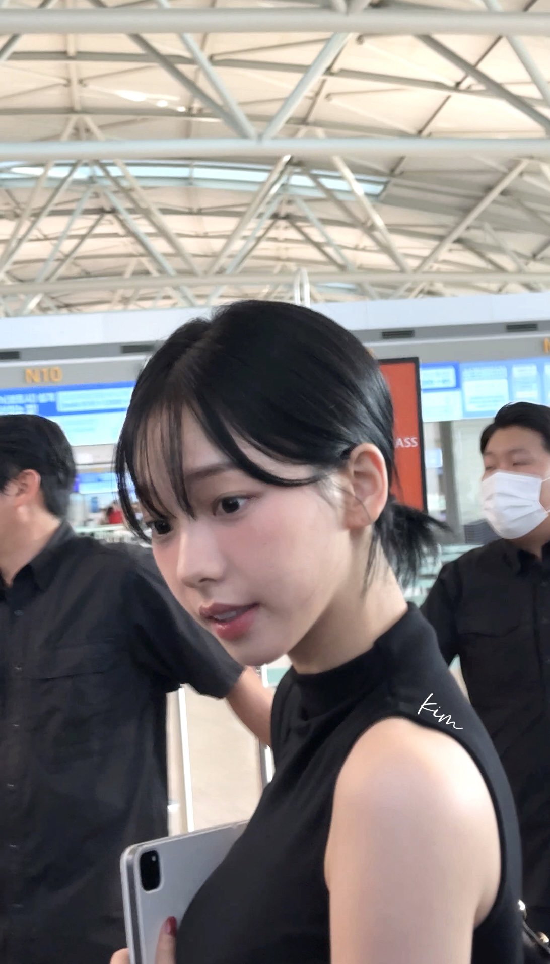 오늘자 마카오 출국 카리나 폰카짤.jpg | 인스티즈