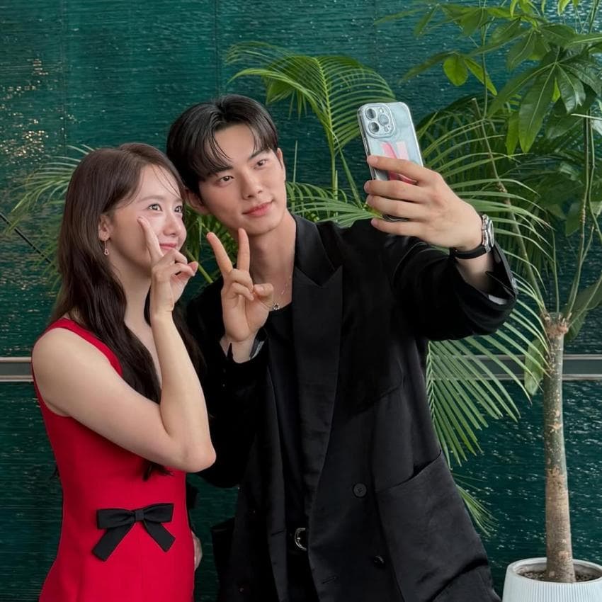 [잡담] 윤아 이사진 진짜 눈 반짝거린다 | 인스티즈