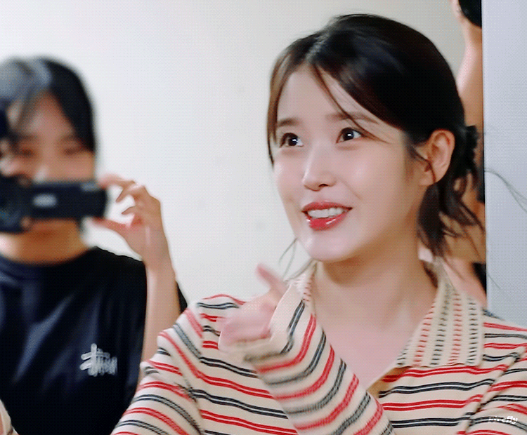 [잡담] 아이유는 그 연차에 체력이랑 팬사랑이 진짜 미친 거 같음 | 인스티즈