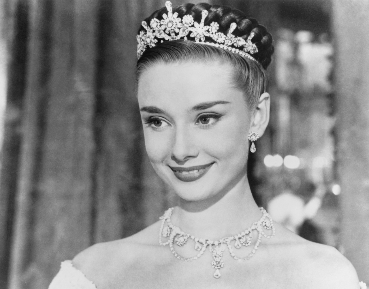 [후기] [스포 주의] 오드리 헵번의 빛과 흑백의 울림이 전하는 자유와 책임의 메시지 <로마의 휴일> 🛵 | 인스티즈