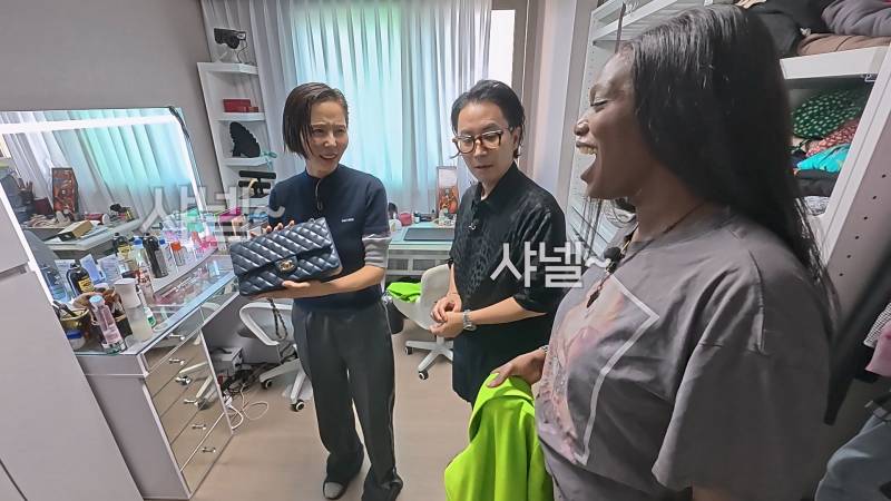 한국 와서 첫 명품백 사게 됐다는 댄서 카니 | 인스티즈