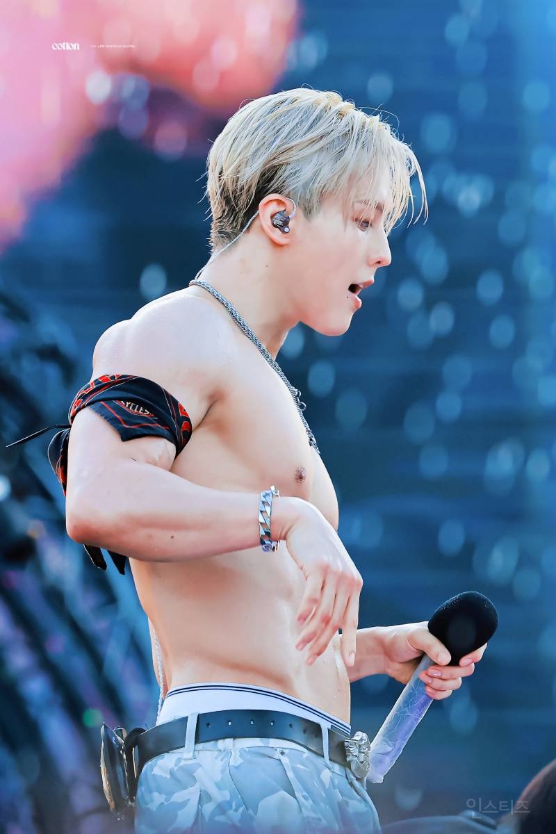 워터밤 공무원이라 불리는 남돌의 피지컬 상태 .jpg | 인스티즈