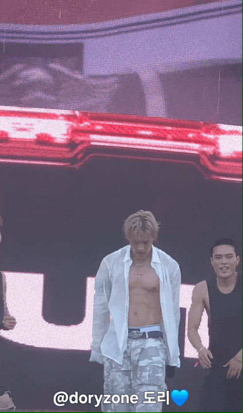 워터밤 공무원이라 불리는 남돌의 피지컬 상태 .jpg | 인스티즈