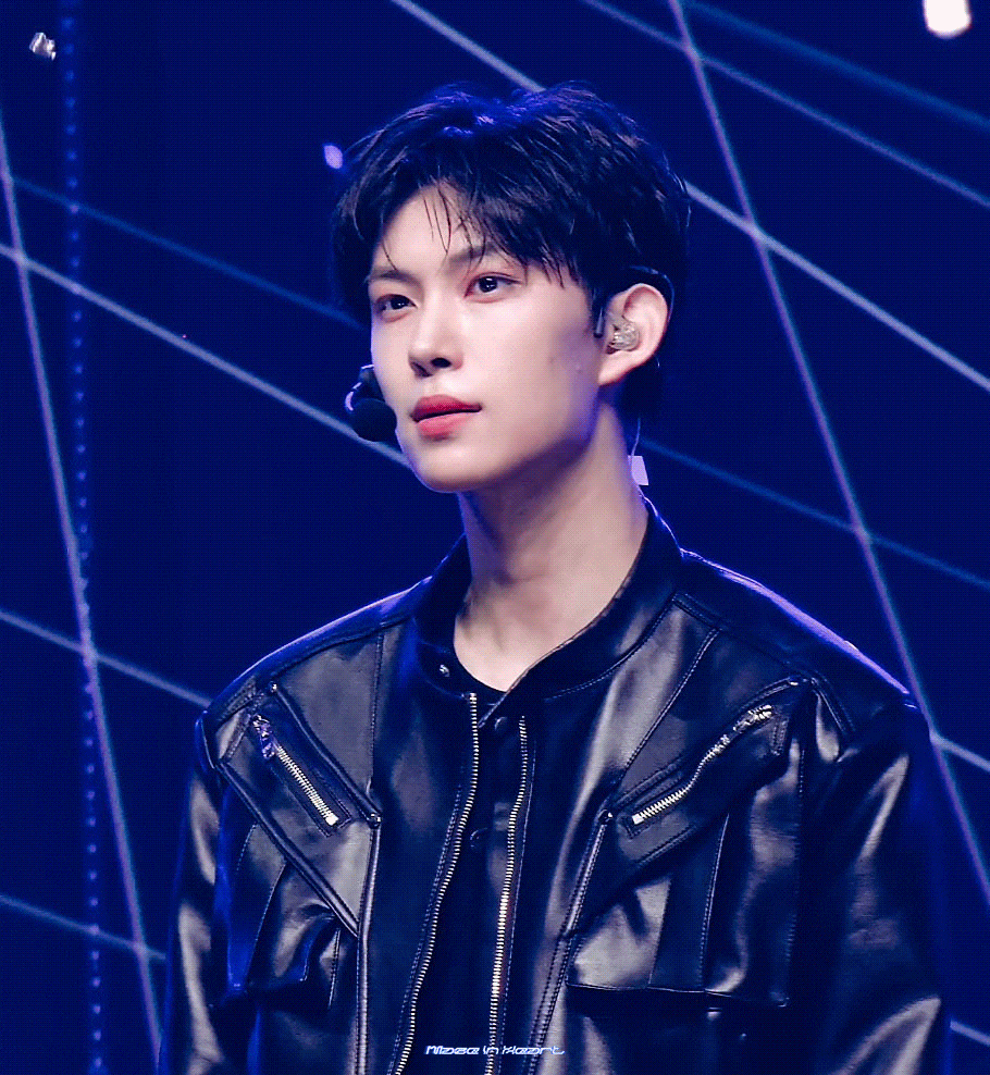 팬들 사이 메이크업vs생얼로 얼굴 취향 갈리는 보2플 연습생 | 인스티즈