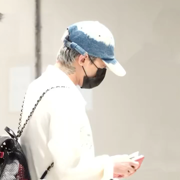 의외로 귀여운 지드래곤 출국 패션.JPG | 인스티즈