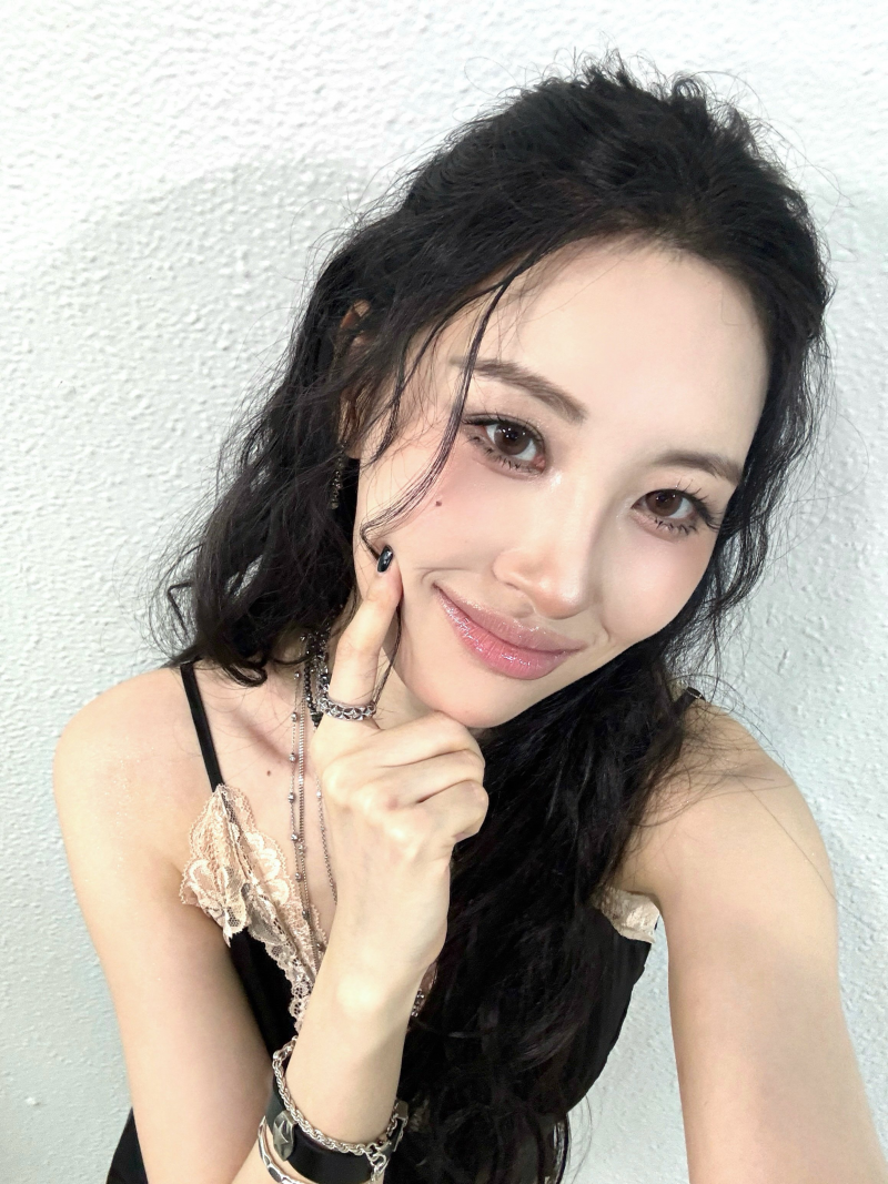 음방 별로 스타일링 보는 재미가 있는 선미 1주차 무대 모음 | 인스티즈