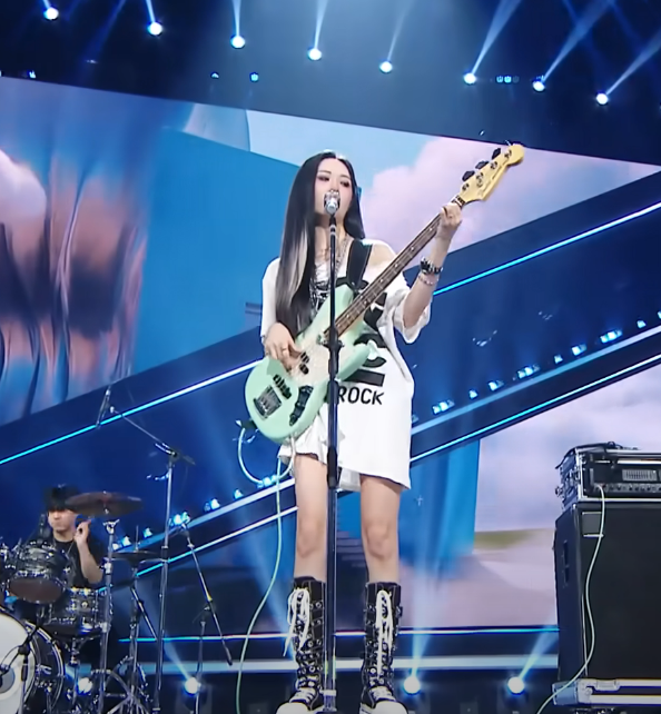 음방 별로 스타일링 보는 재미가 있는 선미 1주차 무대 모음 | 인스티즈