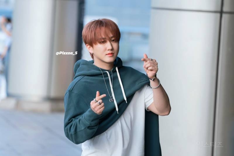 오늘자 패션 행사 참석한 스키즈 창빈 출근 전후 갭차이 | 인스티즈