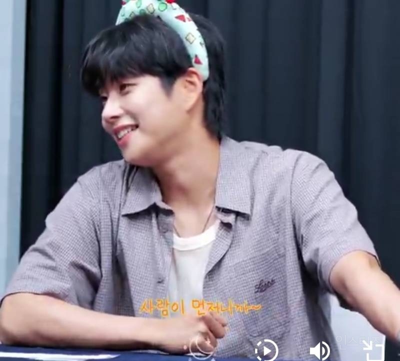 팬이 바지잡고 넘어졌을때 대처법.jpg | 인스티즈