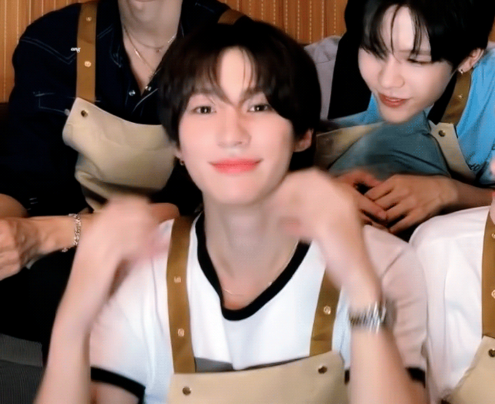 [잡담] 앤톤 웃는거 | 인스티즈