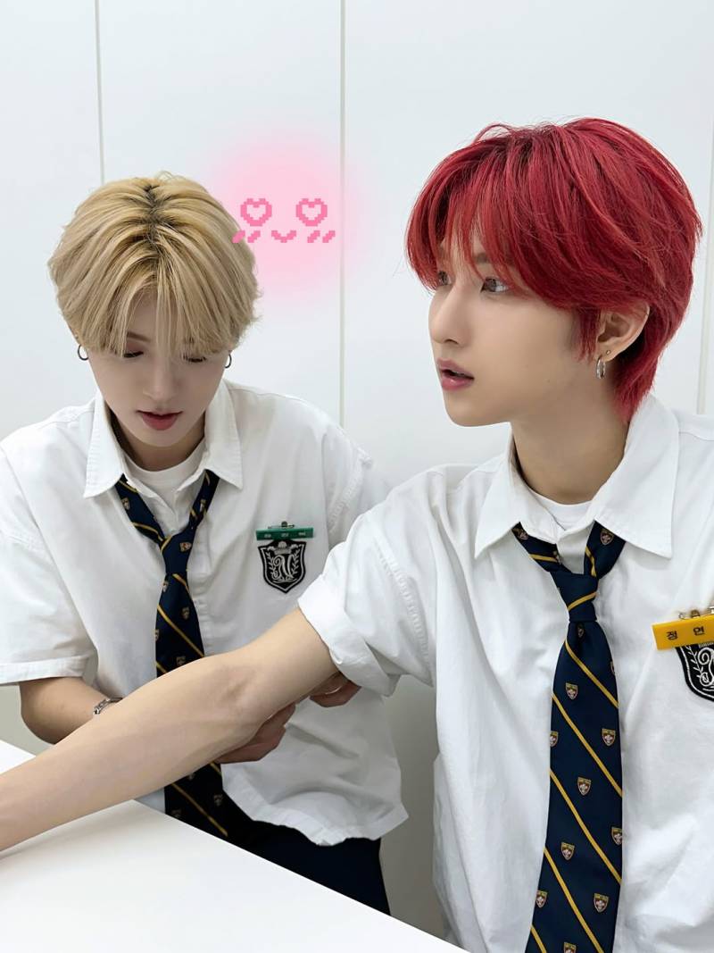 현재 팬들 반응 좋다는 남돌 해외 프로모 비하인드 사진 | 인스티즈