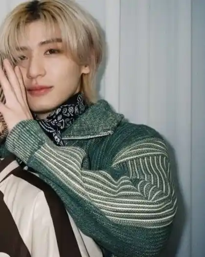 잏링잏 김이한 이상혁 포토회 폴라로이드 투샷 이상혁 링왼 링른 김이한 햔왼 햔른 개인샷 (16) webp 공유 | 인스티즈