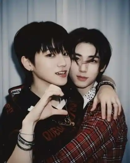 잏링잏 김이한 이상혁 포토회 폴라로이드 투샷 이상혁 링왼 링른 김이한 햔왼 햔른 개인샷 (16) webp 공유 | 인스티즈