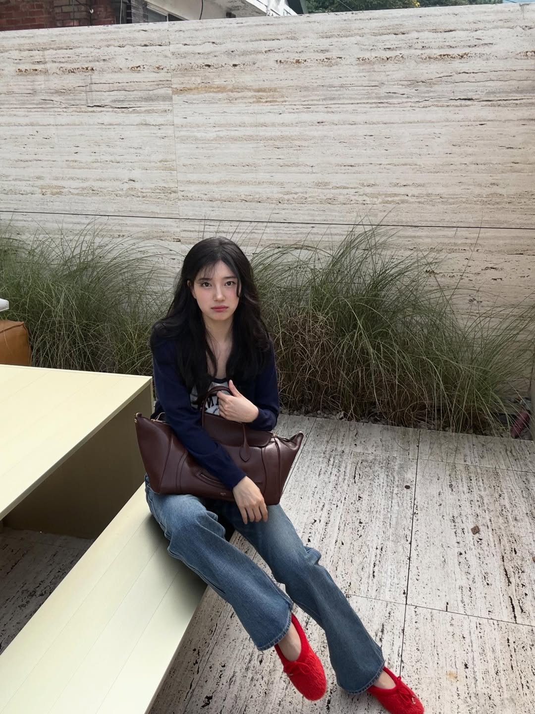 [잡담] 수지 방금 인스타 업뎃한 사진들 너무 예쁘네 | 인스티즈