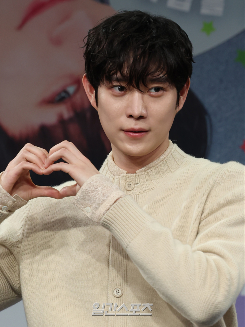 [잡담] 달까지 가자 제작발표회 포토타임 이선빈,라미란,조아람,김영대 | 인스티즈