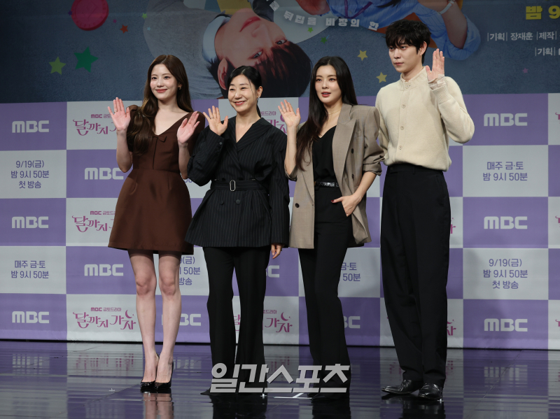 [잡담] 달까지 가자 제작발표회 포토타임 이선빈,라미란,조아람,김영대 | 인스티즈