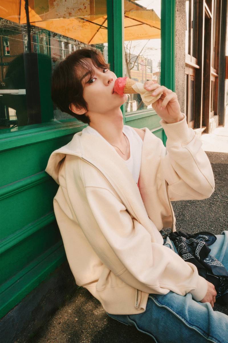 윤서빈 신곡 'Strawberry Candy' 콘셉트 포토 #1 | 인스티즈