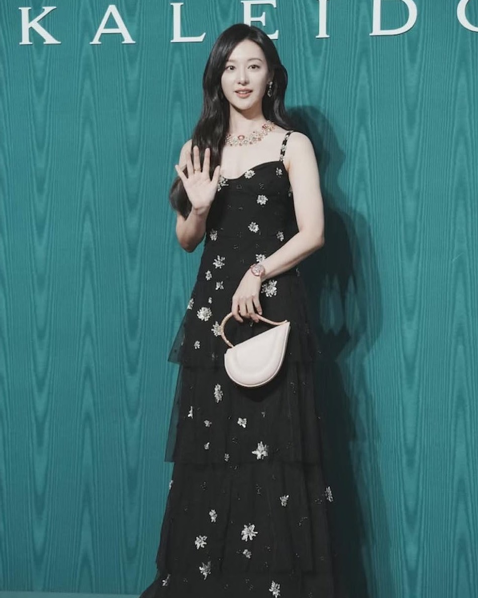 [잡담] 김지원 불가리 칼레이도스 전시 오프닝 포토윌 (어제 도쿄 행사) | 인스티즈