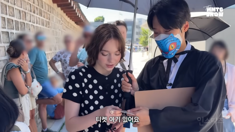 한국 좋아하기로 유명한 웬즈데이 이니드의 창덕궁 투어 (feat.문명특급) | 인스티즈