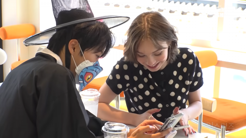 한국 좋아하기로 유명한 웬즈데이 이니드의 창덕궁 투어 (feat.문명특급) | 인스티즈