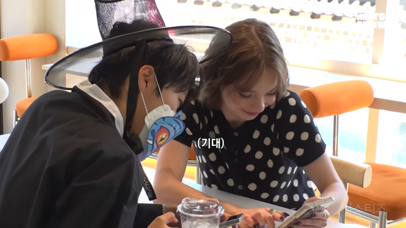 한국 좋아하기로 유명한 웬즈데이 이니드의 창덕궁 투어 (feat.문명특급) | 인스티즈