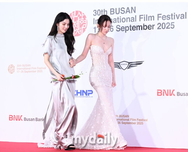 [잡담] 한소희 ㄹㅇ 표정부터 개편해보임 | 인스티즈