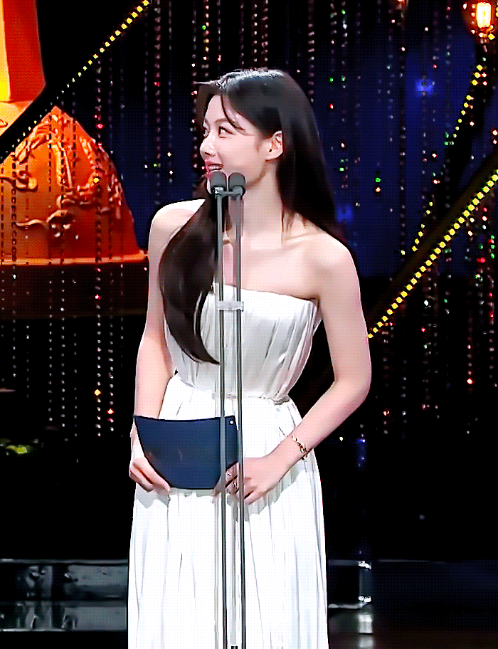 [마플] 김유정 드레스 선택 항상 좋았는데 오늘 아쉽다 | 인스티즈