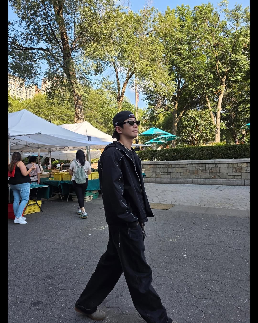 [잡담] 이준영 뉴욕에서 과자먹으면서 춤추는 영상 올려줌ㅋㅋ | 인스티즈