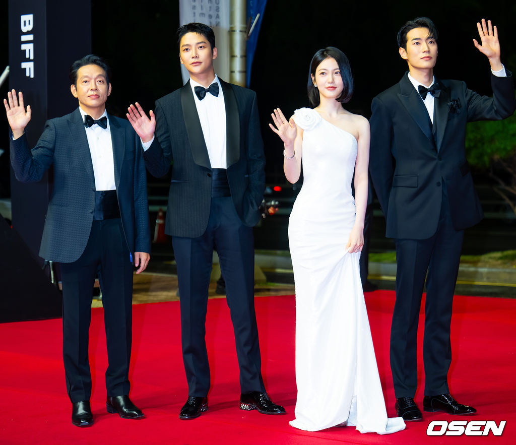 훤칠하다 소리 절로 나오는 부국제 디플 드라마 '탁류'팀(로운, 신예은, 박서함) | 인스티즈