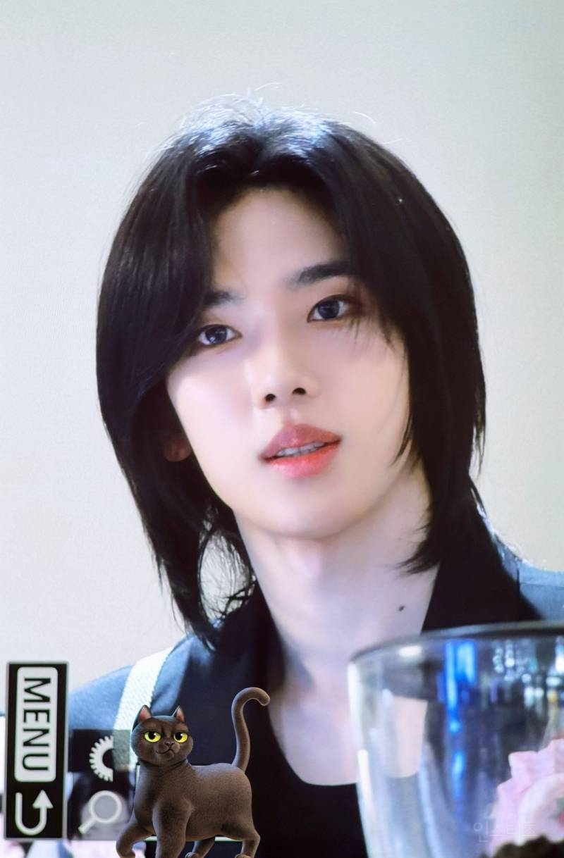 카페 알바생이 너무 잘생겼어요..jpg | 인스티즈