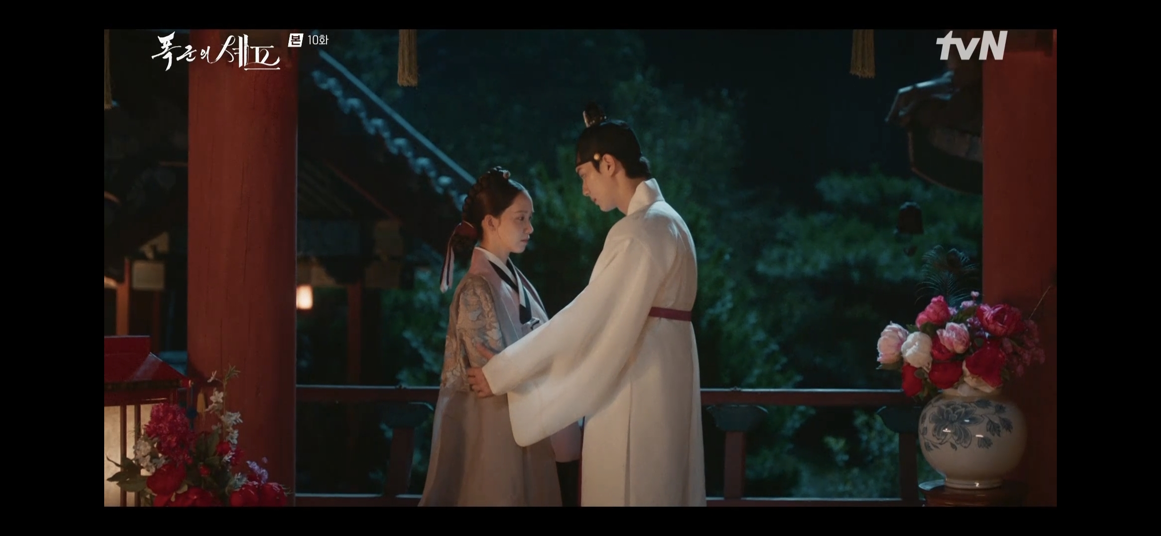 [잡담] 궁중 로맨스면 용포는 입혀주는게 제맛이지 | 인스티즈