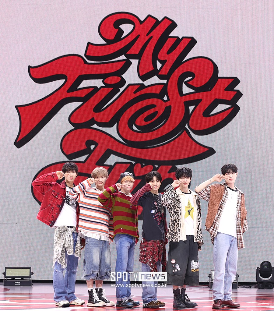 오늘자 JYP 신인 아이돌 쇼케이스 기사 사진.jpg | 인스티즈