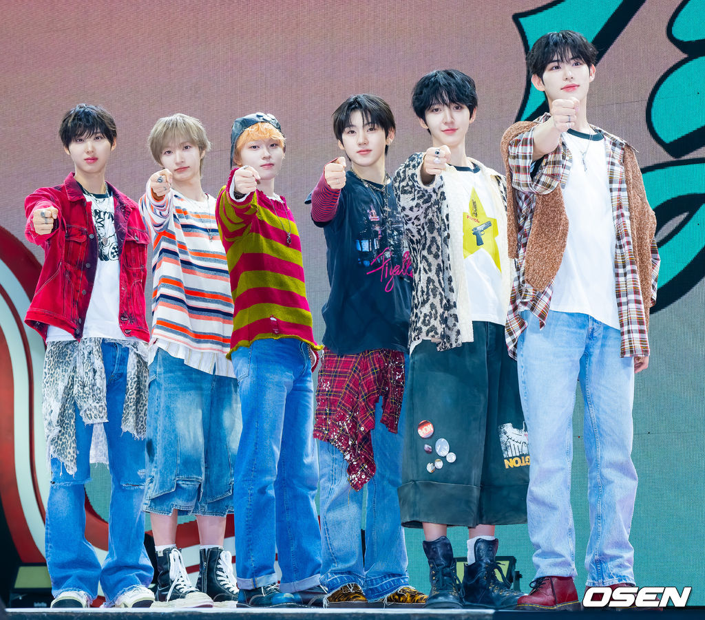 오늘자 JYP 신인 아이돌 쇼케이스 기사 사진.jpg | 인스티즈