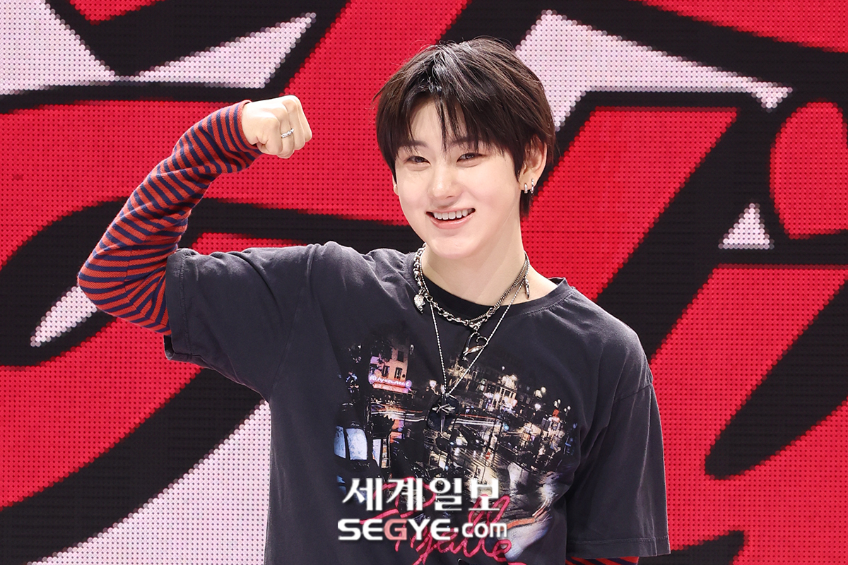 오늘자 JYP 신인 아이돌 쇼케이스 기사 사진.jpg | 인스티즈