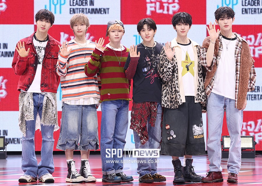 오늘자 JYP 신인 아이돌 쇼케이스 기사 사진.jpg | 인스티즈