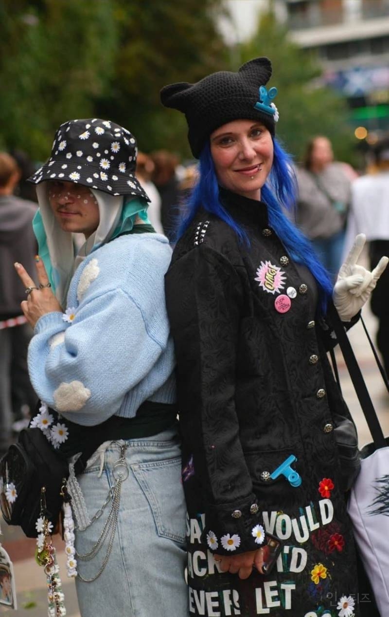 페스티벌 저리가라인 지디 파리 공연장 팬들 아웃핏 | 인스티즈