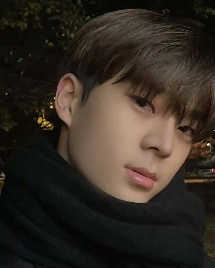 휘브 제이더 김준민 프리뷰 남찍사 셀카 (26) webp 공유 | 인스티즈